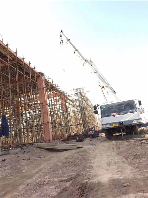 额尔古纳市吊车作业的安全注意事项有哪些？