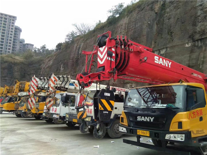 额尔古纳市吊车出租按什么计费？台班费、单次费、里程费怎么算？